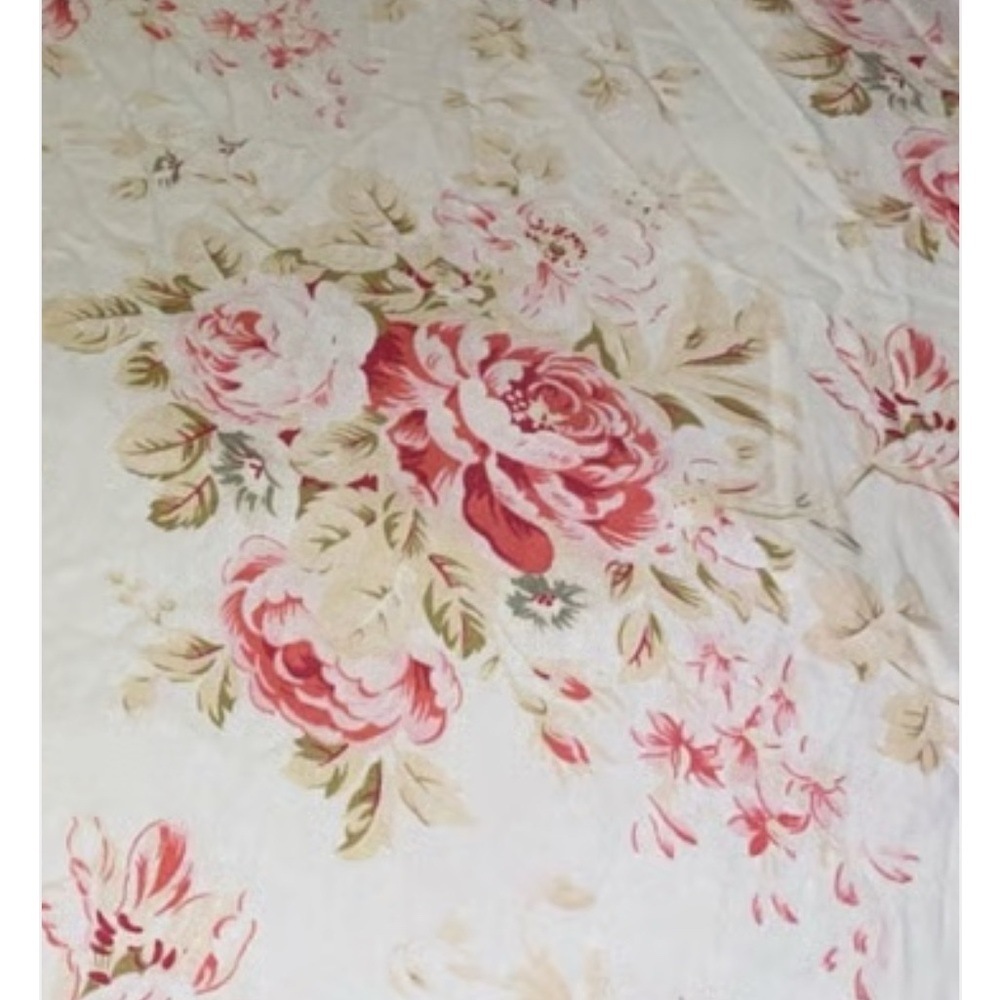 Pottery Barn vintage Red/Pink and Cream Floral Duvet with 3 pillow shams.
